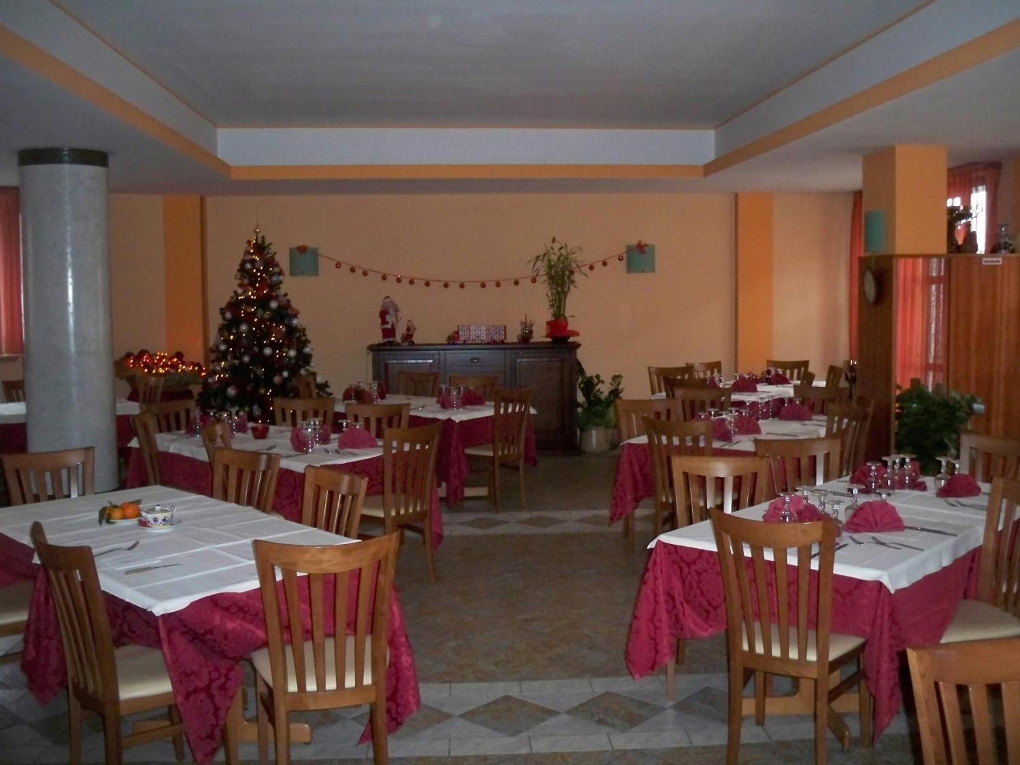 Albergo Corradetti Castel Di Sangro Bagian luar foto